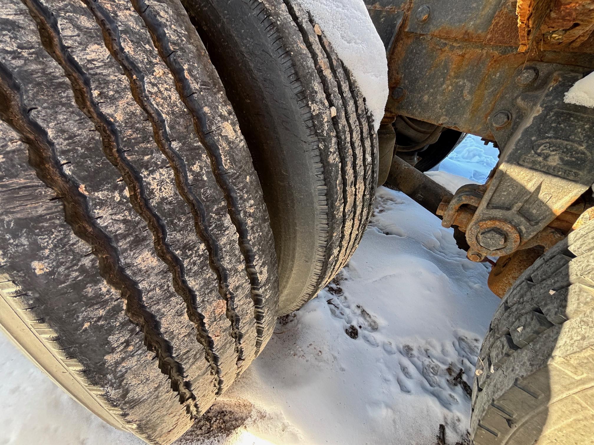 2003 PETERBILT 385 - Image 25